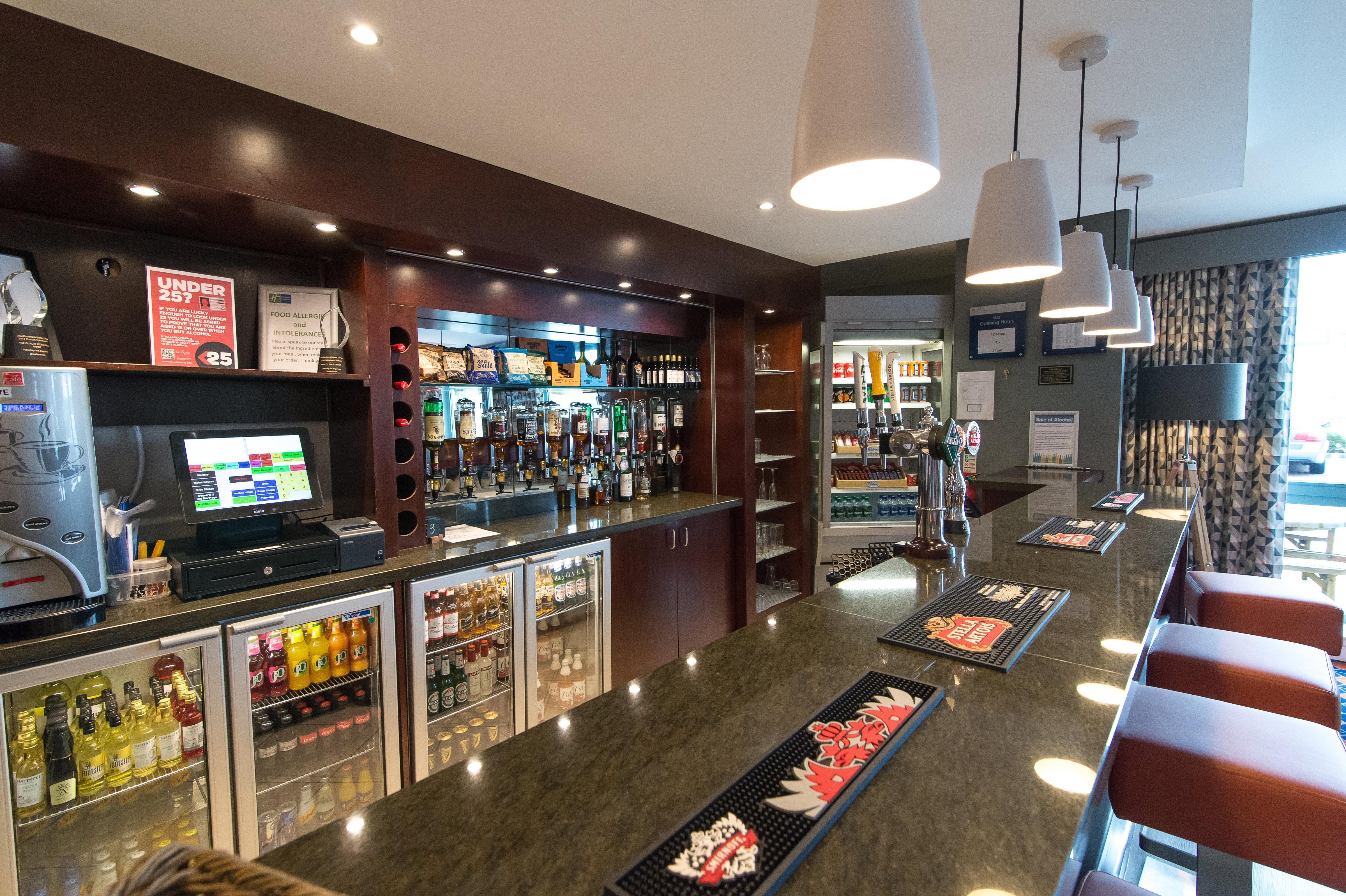 Holiday Inn Express Dunfermline By Ihg Exterior foto