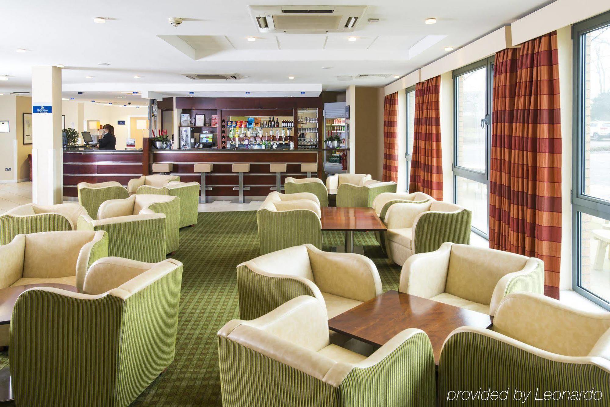 Holiday Inn Express Dunfermline By Ihg Exterior foto